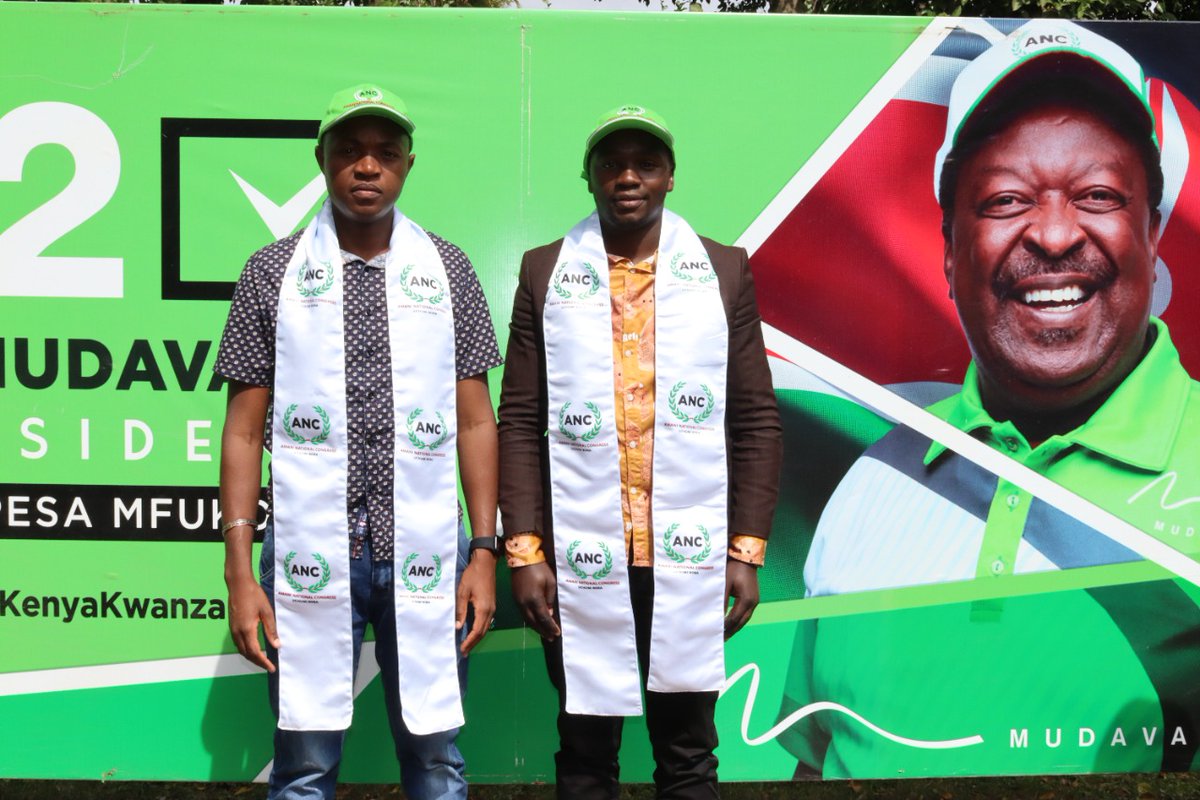 GikuruSK's tweet photo. Today evening I received the MCA Aspirant for Mukaro/Mukaro Ward, Nyeri County. Mr Simon Muita Waweru joined @anc_party in order to contest for the seat in this coming general elections.
#ChamaNiANC
#EarthQuakeEffect https://t.co/FNvLPsL6Ug
