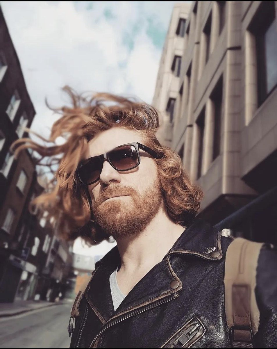 TheRedWolves's tweet photo. "London town"

#PaulBullion #TheRedWolf https://t.co/V71y9EPAud