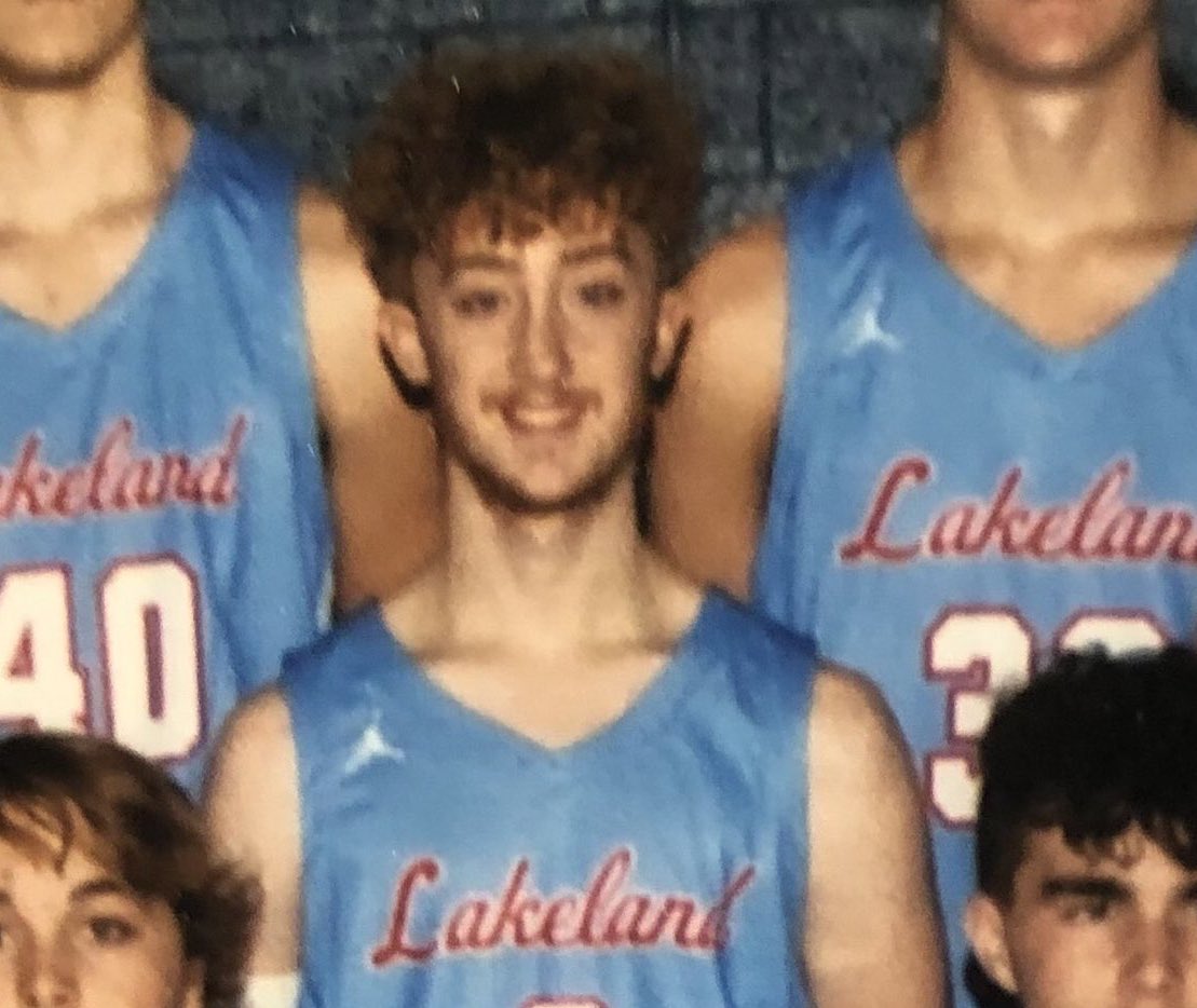 LHS_BBasketball's tweet photo. Senior Night- Jason McBride. What a great teammate! He sacrifices his body night in and night out diving for loose balls, taking charges, and doing whatever dirty work necessary for his team to get a W! He will be a success in whatever he does due to his selfless nature! https://t.co/pehlWarFoD