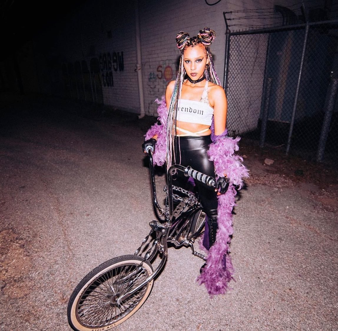 trailingtwelve's tweet image. NEW SIGNING ALERT! Please join us in giving a warm welcome to Alesia Lani ( @AlesiaLani ) - the newest member of the Trailing Twelve Records family!

Listen to the velvety smooth “Along The Way” from her breakout ‘With Love’ mixtape out on all platforms.

stem.ffm.to/alongtheway