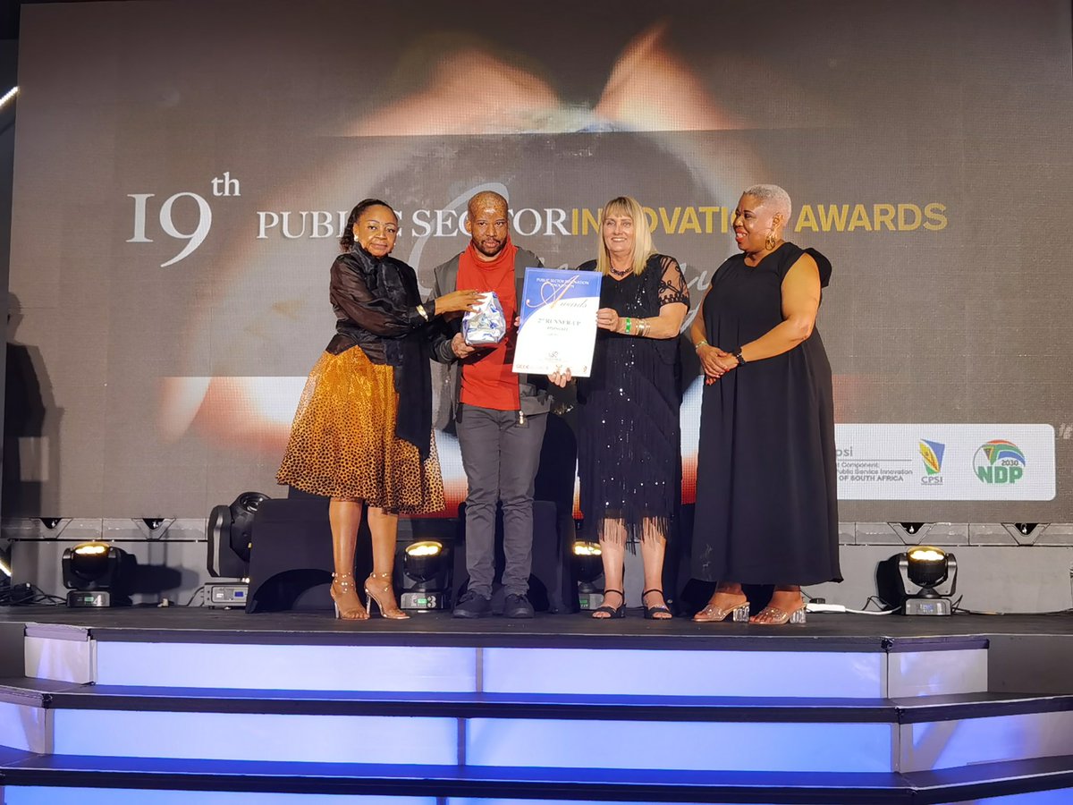 Team Weza takes 3rd place. <a href="/TiyaniTee/">Tiyani Nghonyama</a> takes the award on their behalf

#PSIHack22 #PSIAwards2021