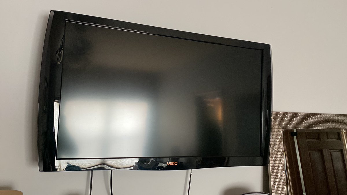 casketbase187's tweet photo. @mattswider My 2008 42” Vizio, definitely ready for an upgrade lol  #swiderTVgiveaway https://t.co/96R9ZXyzDh