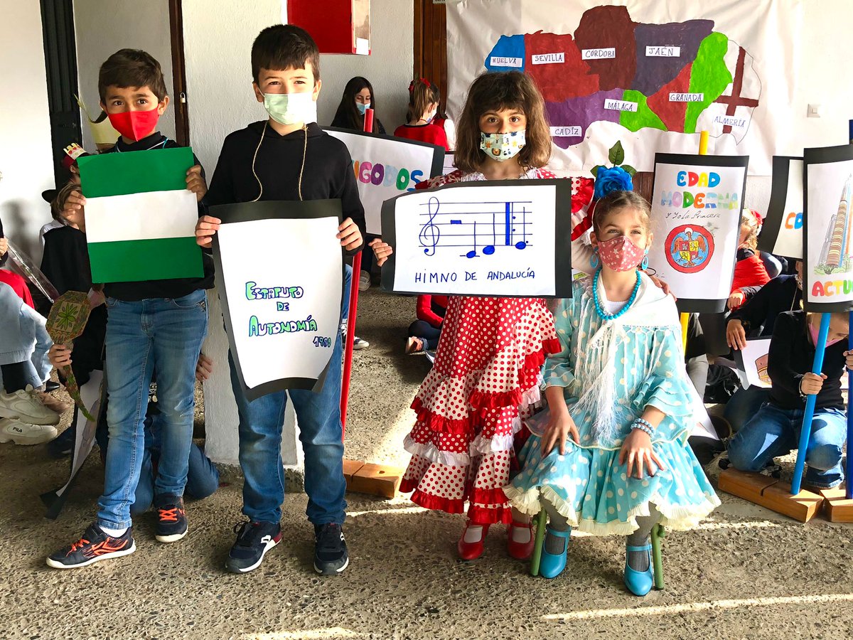 Asteresanet's tweet photo. Hoy, en la celebración del día escolar de Andalucía, los alumnos/as de tercero de Ed. Primaria, han representado un pequeño teatro mostrando las etapas más significativas de la historia de Andalucía.

¡Lo han disfrutado mucho!

#ASTeresa #RedCentrosIT #Conecta2ContiGO https://t.co/yDCYIGYKWx