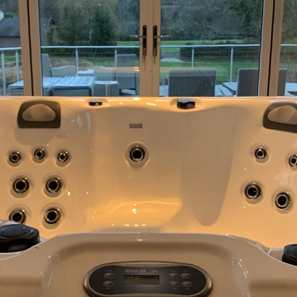 rwstlodge's tweet photo. We’re taking hot tubs with breathtaking views to a whole new level.⠀
⠀
#HotTubs #HolidayLodges #NorthWales #Llanrwst #Stunningviews #NorthWalesHotTubs https://t.co/EP1a92fDnz