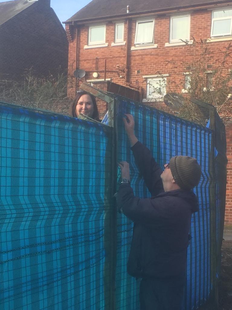 local_plot's tweet image. 3rd layer of scaffold netting up thank you @morgansindallc and 2 more groups are back today💚 Lovely to see you @PlanBKnowsley &amp;amp; FLAP. 

@Joburkegreengal @smalmarg2012 
@TownPrescot