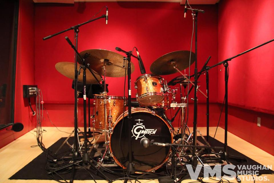 VMSTUDIOS's tweet image. May your Friday have all the best grooves 🥁✨