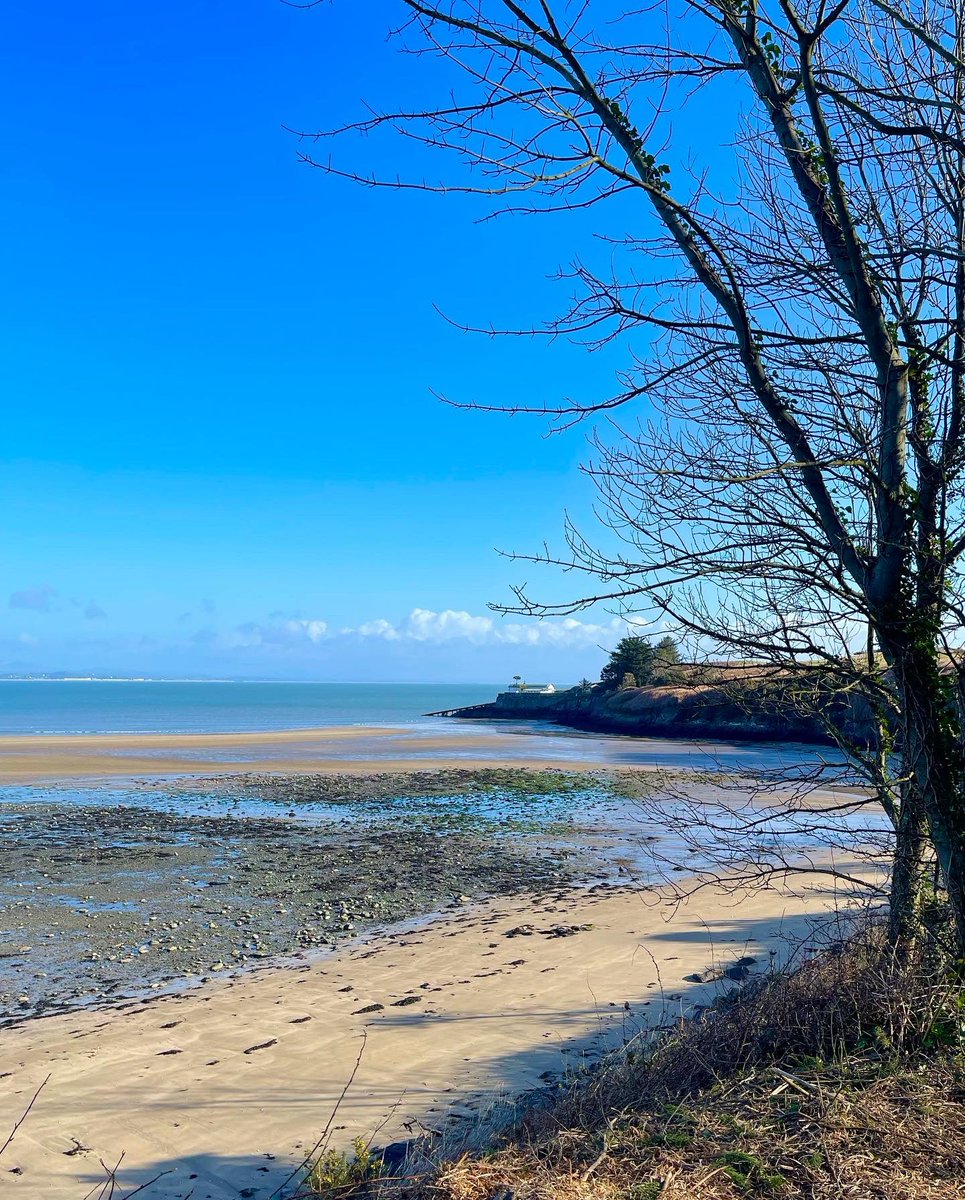 AJRNuttall's tweet photo. Best weather of the week in #northwales #wintersunshine☀️ #northwalescoastalpath @AbersochLife https://t.co/UyWLg5HKlv