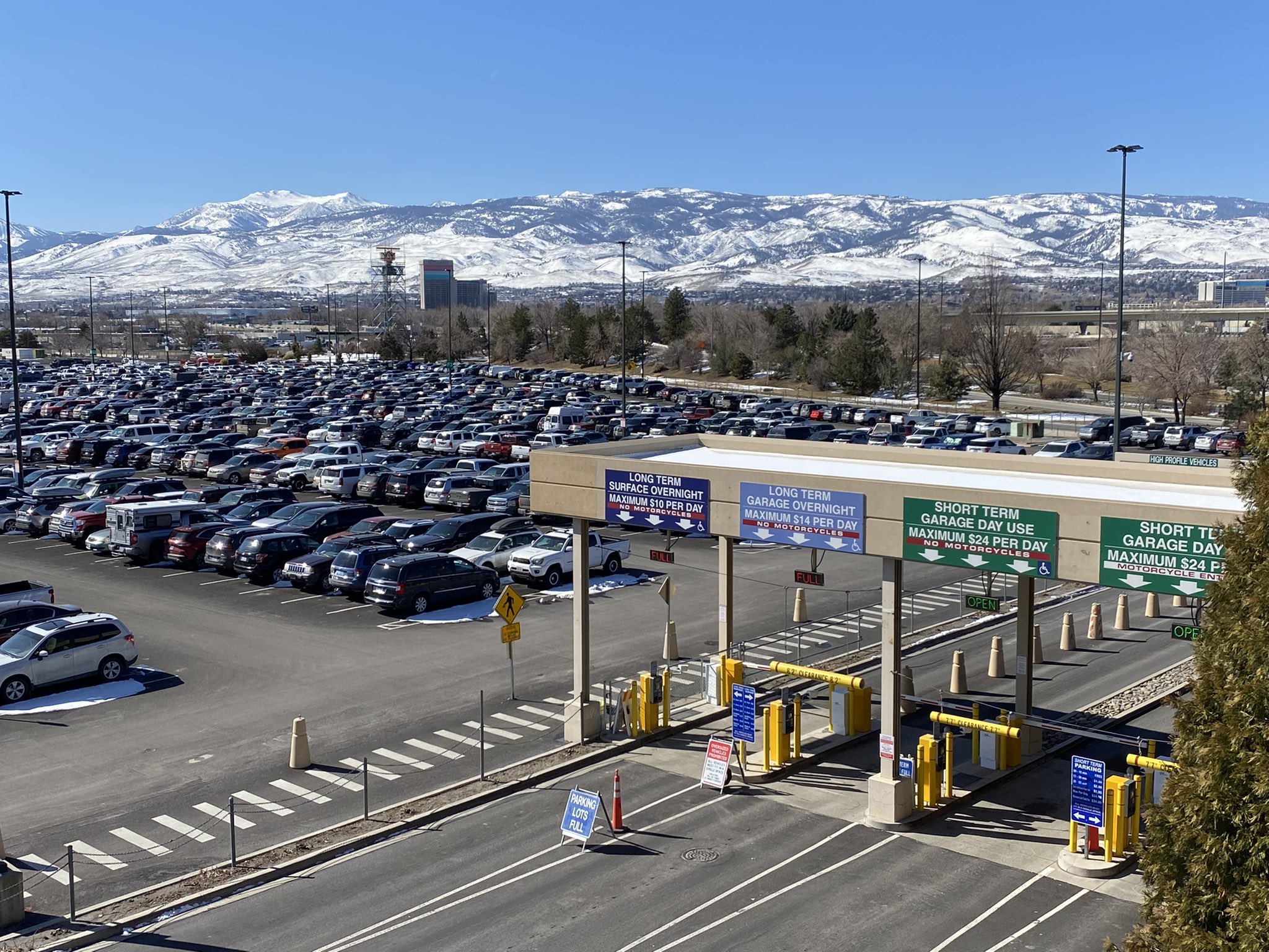 Parking at Reno-Tahoe International Airport