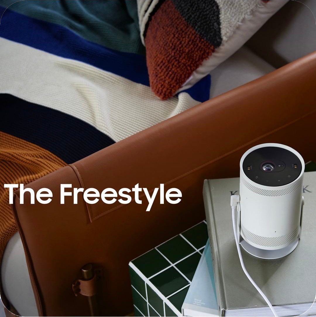 Il pèse 830 g.
Il mesure 15,6 cm. 
Il est inclinable à 180°.
Il intègre une enceinte à 360°.
#TheFreestyle, le 1er projecteur nomade.

Et pour avoir une chance de le remporter demain, partagez ce tweet 🔦
Sinon, pour le précommander c’est ici : bit.ly/3580iAo