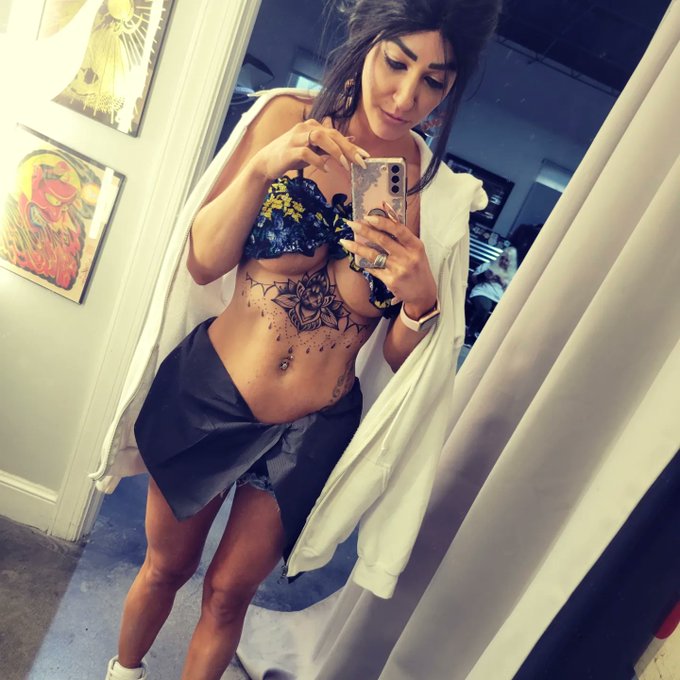 New Tattoo Ayeeee...👅🤪😈😜 Can't wait to show it off especially on my Onlyfans 🤪 https://t.co/nxsfoCHlG9