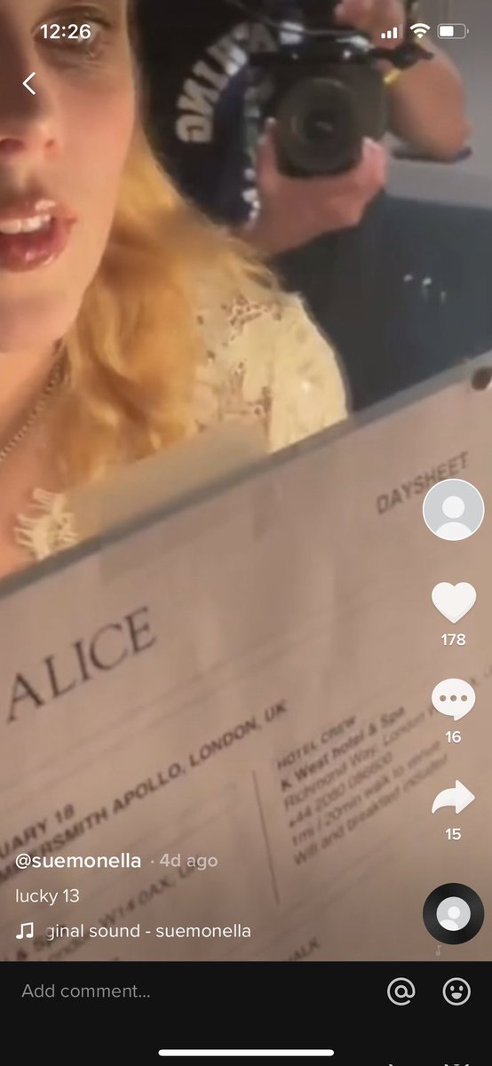 IvoRenner's tweet photo. 🚨Harry fue visto en el show de Wolf Alice el fin de semana👀 https://t.co/QK4t4QQgCD