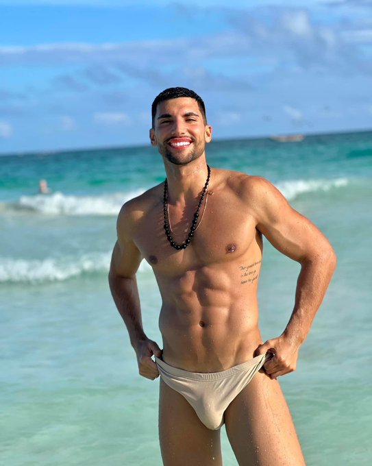 Hot weather 🔥 Right? #reetweet if you wanna be right here at this beach with this view 😀😀 https://t.<a href="/tag/reetweet"class="tags">#reetweet</a>