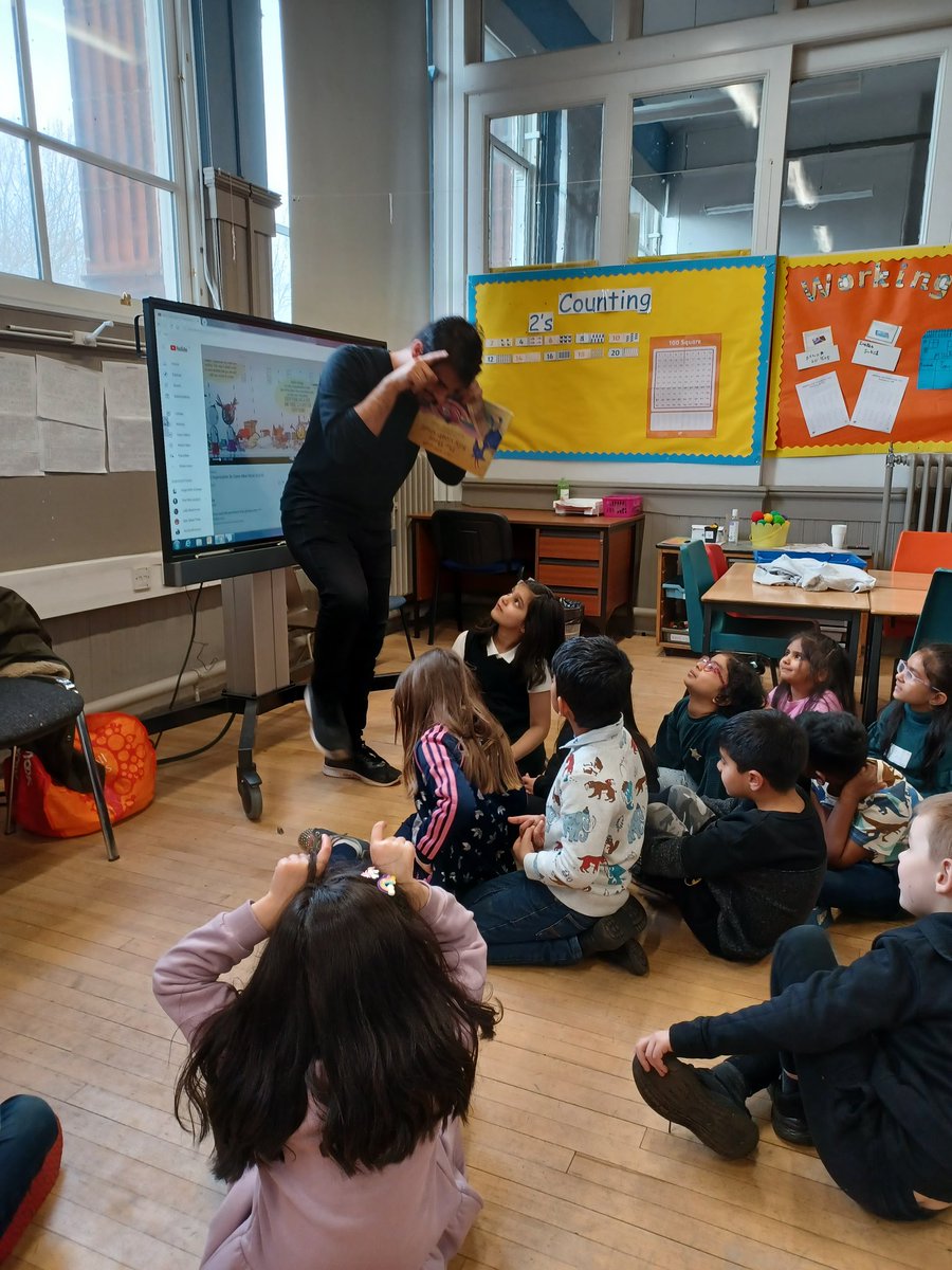 Thank you <a href="/LorneStreetPS/">Lorne Street PS</a> for a lovely storytelling time with Mr Alghafri this afternoon. The pupils loved Mr Alghafri impersonating a troll <a href="/ajcorrigan/">Amanda Corrigan</a> <a href="/tomaszjohn84/">Dr Tomasz John</a> <a href="/alannhuang/">Alan Huang</a> <a href="/StrathEDU/">Strathclyde Institute of Education</a> @to17q <a href="/EALGlasgow/">EAL Service, Glasgow</a> <a href="/EqualitiesEdGCC/">Equalities Education Services GCC</a> <a href="/GlasgowEALEY/">GCC EY Support for EAL</a> <a href="/EALSuccess/">EAL Success</a> #threebillygoatsgruff