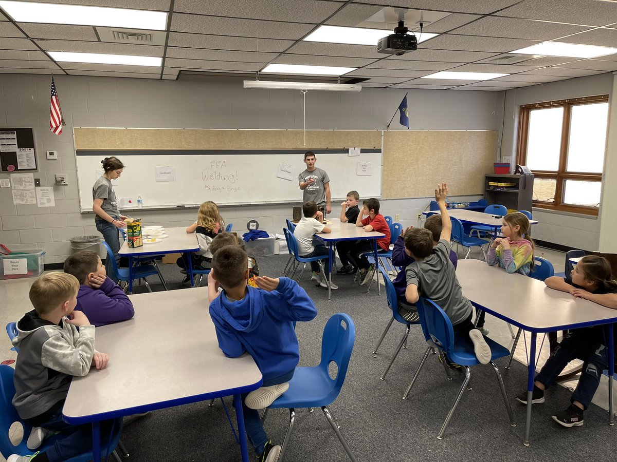 Derek Reinhardt tweet media