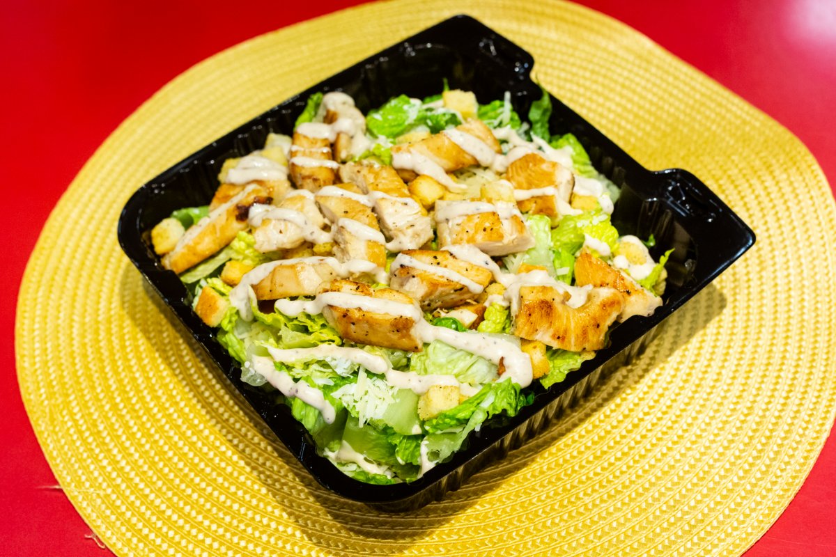 WisemillerD's tweet photo. Whether you're feeling a salad or a sandwich, our menu is full of flavorful options we know you'll love. #Georgetown #Wisemillers #GroceryAndDeli https://t.co/SAF43NDeVP