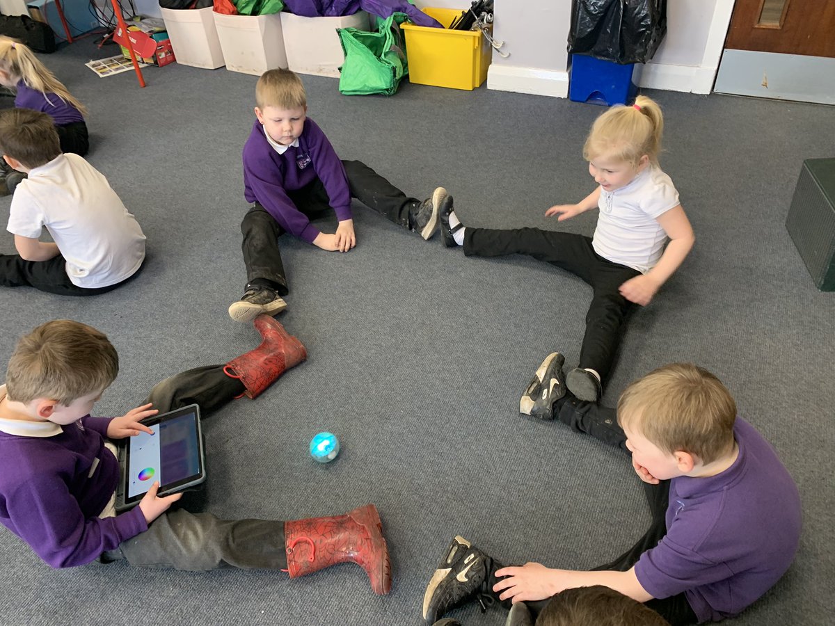 MrsSwanBX's tweet photo. We had a turn of Ollie @Sphero too 🤖 Some confident children showed @MrBlairBPS & P1B how to use them #BPSMaths #BPSTechnology https://t.co/k6N2SEedTZ