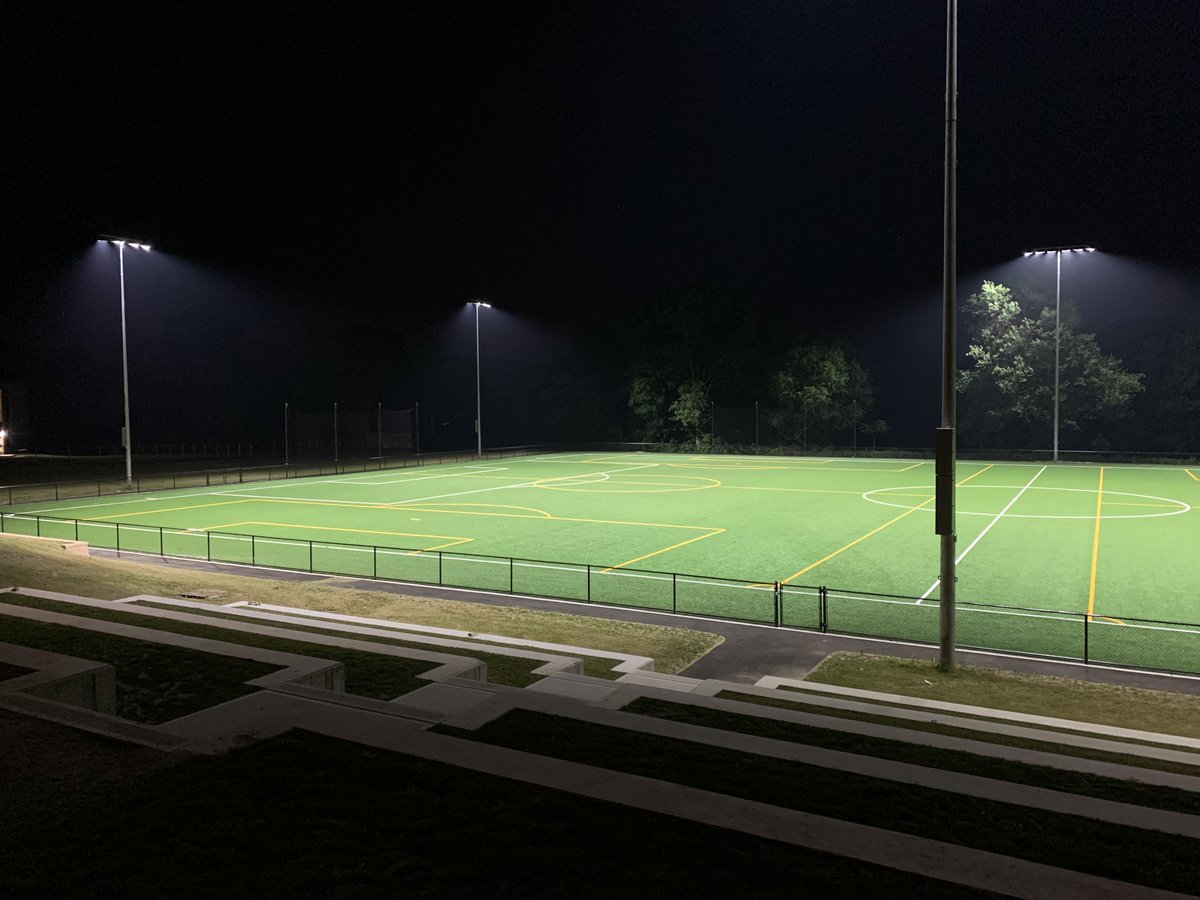 MikeM_Musco's tweet image. Great to see the lights on for @WRMS_CT in @Norwalk_CT
With numerous dwellings nearby, great care and planning were required to ensure the end result met all expectations. #Musco #TLCforLED #MakeItHappen