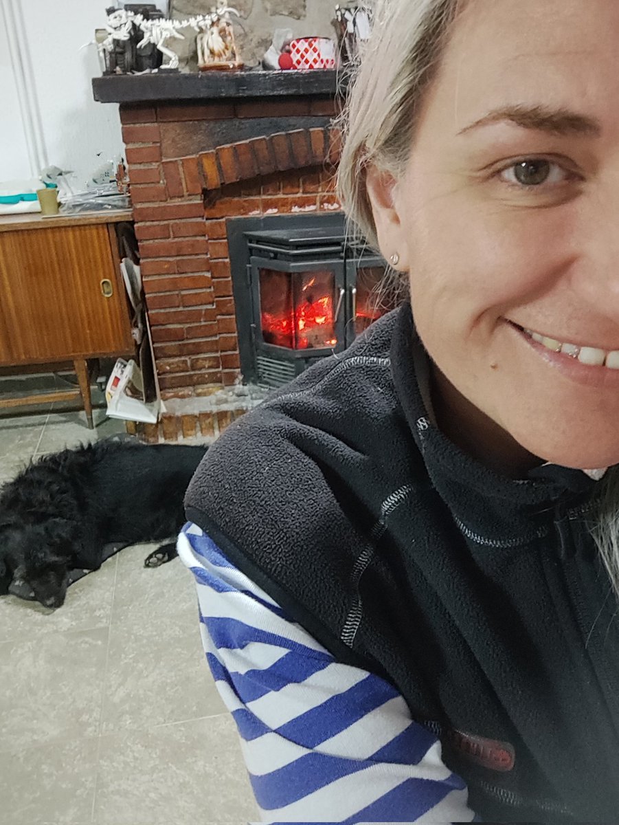Maria_San_Pedro's tweet photo. No necesito más 😜 🔥 Y 🐕.
#ModoCampo #Telma https://t.co/JdgnGjHVj1