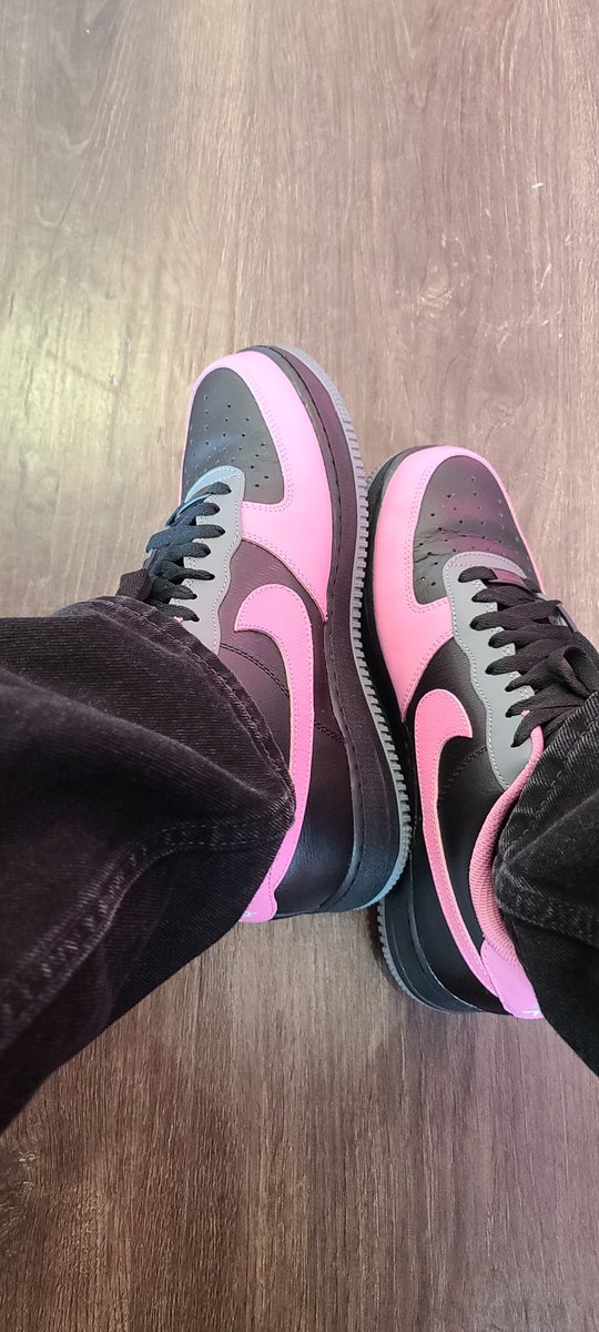 theSPORTSFAN69's tweet photo. @TMobile @TMobileGear 
#SHOEGAMECHALLENGE
SHOE OF THE DAY
WHO'S UP FOR THE CHALLENGE 👟👟💟🖤💟🖤💟🖤💟💯💯💯💯🔥🔥🔥🔥🔥 https://t.co/neufZ9TAQO