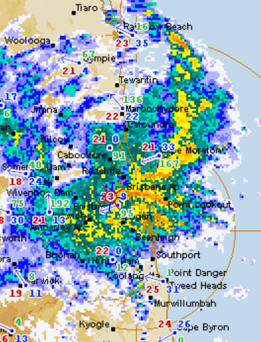 Justabogan's tweet photo. Almost 20 hours later hasn't moved anywhere away yet  crazy   #BrisStorm https://t.co/A9pm5iVjpX