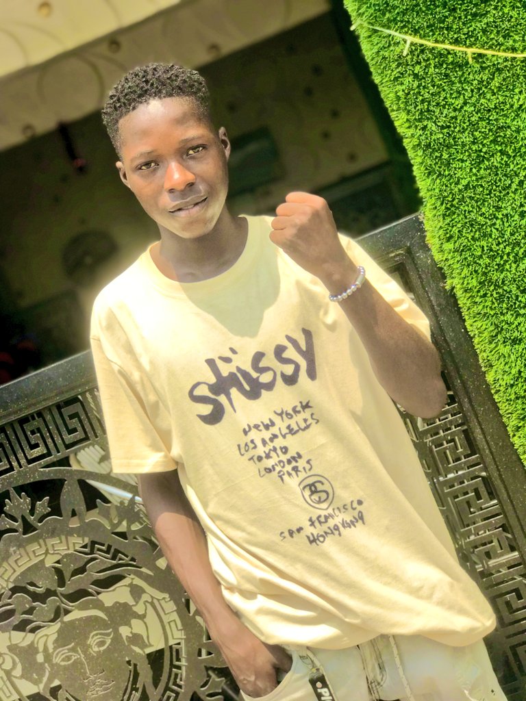 udjor_p's tweet image. Let me introduce myself lady&apos;s and gentlemen
With due respect to everyone here the elderly one I greet you all in my language MIGWOR My name is Udjor Oghenechowho Promise aka.(VERIFIED 💯 BOSS) I learned furniture and I need help to sponsor my talent Am from Mosogar Delta State