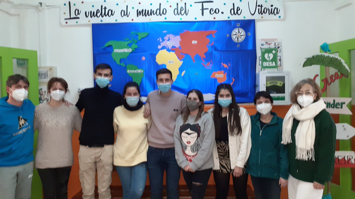ceip_fcovitoria's tweet photo. Hace unos días tuvimos que decir hasta pronto a Alejandro Lucía y Nicolás nuestros profes de prácticas. Esperamos que haya sido un gran experiencia que os haya ayudado en vuestro camino Gracias por vuestra actitud y trabajo @ceip_fcovitoria @educacyl 👨‍🏫👩‍🏫👨‍🏫👌 https://t.co/qVUY3inE49
