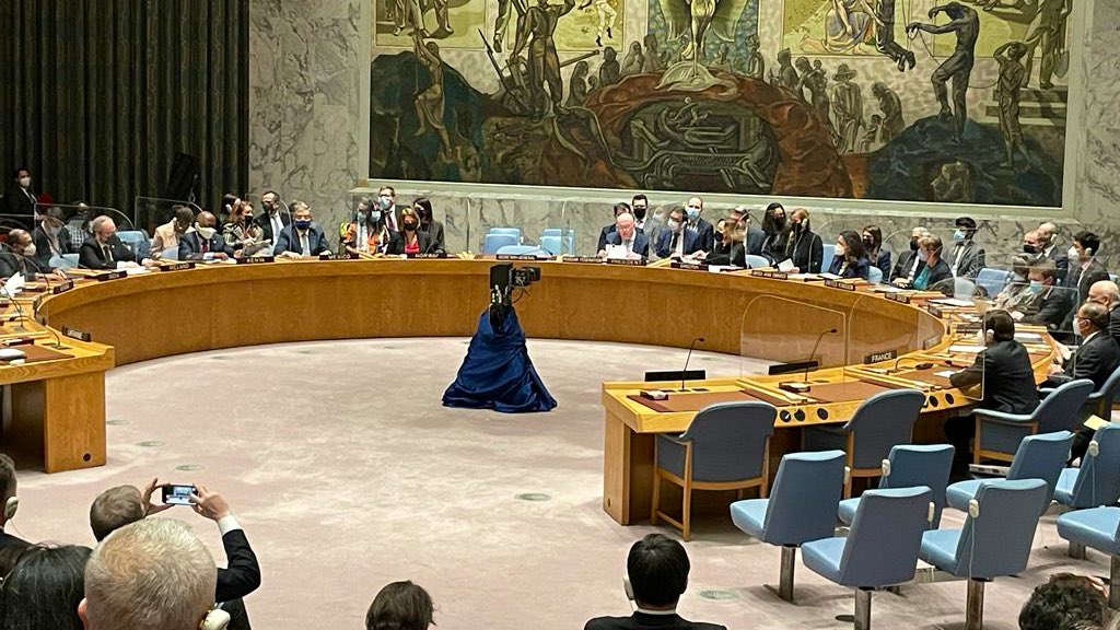 SwedenUN's tweet photo. 🇸🇪 deeply regrets the 🇷🇺 veto to block today’s #UNSC resolution, preventing the #SecurityCouncil from upholding its responsibility to maintain int peace &amp; security.

Together with the 11 members who voted for peace 🇦🇱🇧🇷🇫🇷🇬🇦🇬🇭🇮🇪🇰🇪🇲🇽🇳🇴🇬🇧🇺🇸 &amp; 80 co-sponsors, 🇸🇪 #StandWithUkriane 🇺🇦 https://t.co/QPFpTAcP3o