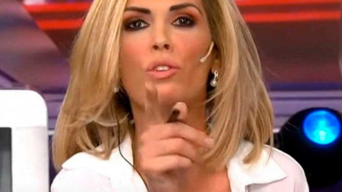 LaCosmoRevista's tweet photo. [CONTUNDENTE] Viviana Canosa advirtió que dejará de comer ensalada rusa. https://t.co/hRm8o7aCdS