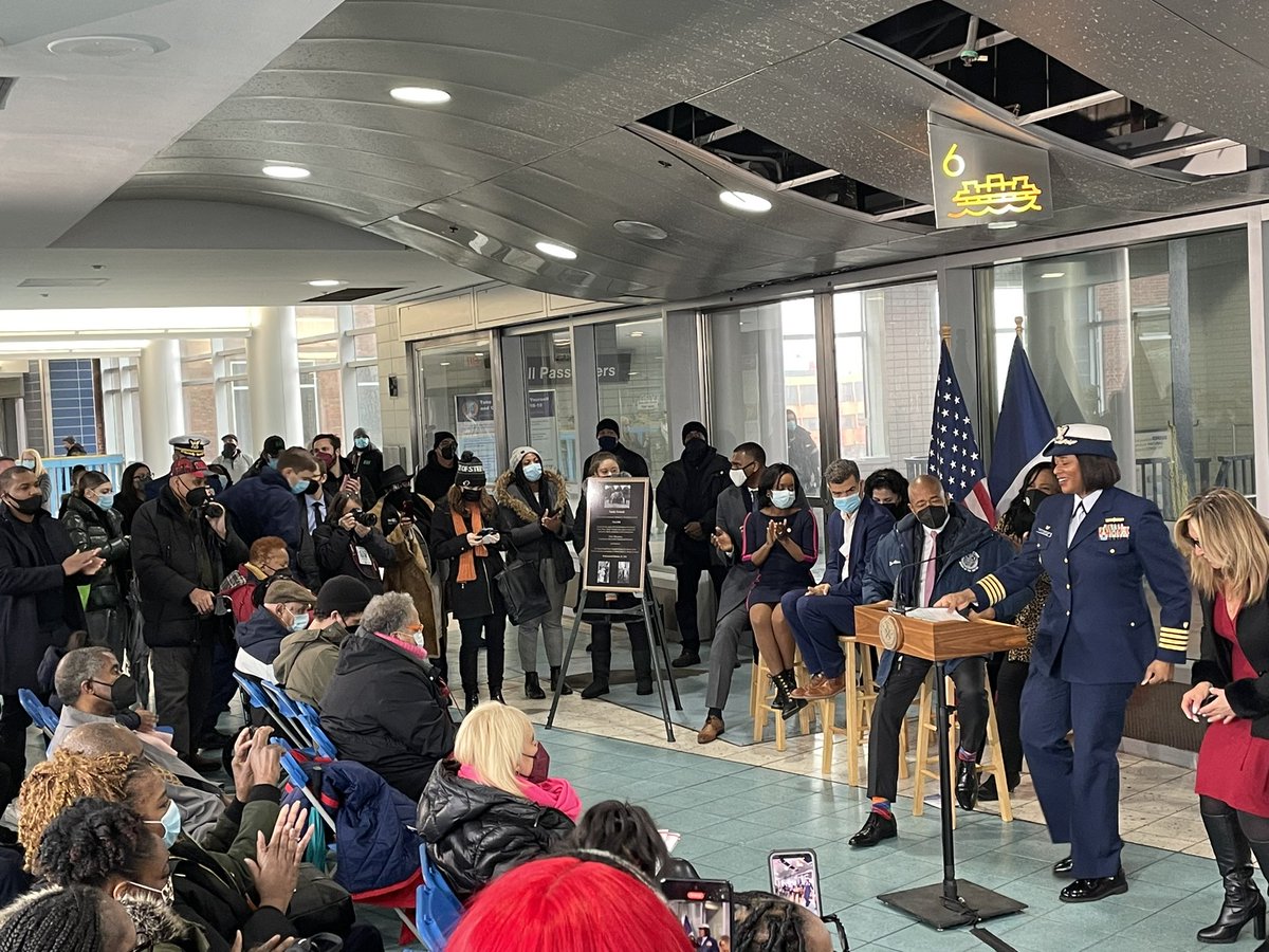 CMBrooksPowers's tweet photo. As we continue to celebrate #BHM and all of the contributions of Black Americans, I was honored to join @NYCMayor, @NYC_DOT, elected officials and community leaders, along with the descendants of the #SandyGround settlers for the commissioning of a Staten Island Ferry. https://t.co/G0GHJ9p2kG