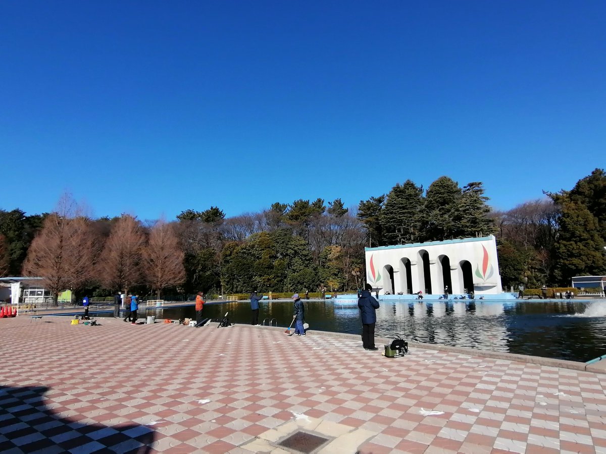 ageoundoukouen's tweet photo. おはようございます。

いよいよ営業は明日までとなりました…
釣り納めまだの方は是非！

現在の入場者数は70名程度。
今日明日は、ルアー・フライに限り持ち帰り制限はありません！

※えさ釣りは4匹目から超過料金がかかります。

#さいたま水上公園
#閉園
#プールフィッシング
#マス釣り https://t.co/ycDP2WcbKq