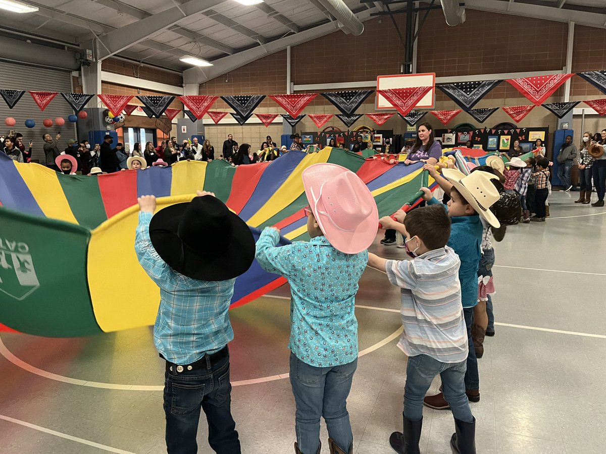 biselt1's tweet photo. @KuehnleKISD  My class had a toe tap pin’ good time at the hoedown!  I love to watch them dance! https://t.co/fDDK8HXPoE