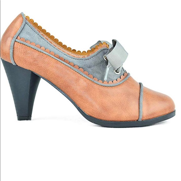 flowergirl32068's tweet photo. So good I had to share! Check out all the items I'm loving on @Poshmarkapp #poshmark #fashion #style #shopmycloset #balenciaga #chasechloe #botkier: https://t.co/nH0lGWbJhy https://t.co/eQbIVToEpO