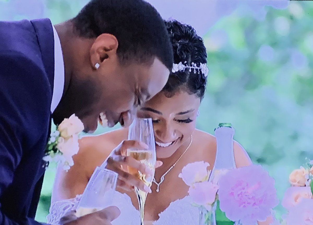 SoyiboTime's tweet photo. You know what I’m so happy they worked out 💕 Their wedding was beautiful!!!!
#loveisblind2 #loveisblind #iyannah #jarrette #LoveIsBlindseason2 https://t.co/J1t7zgMb41