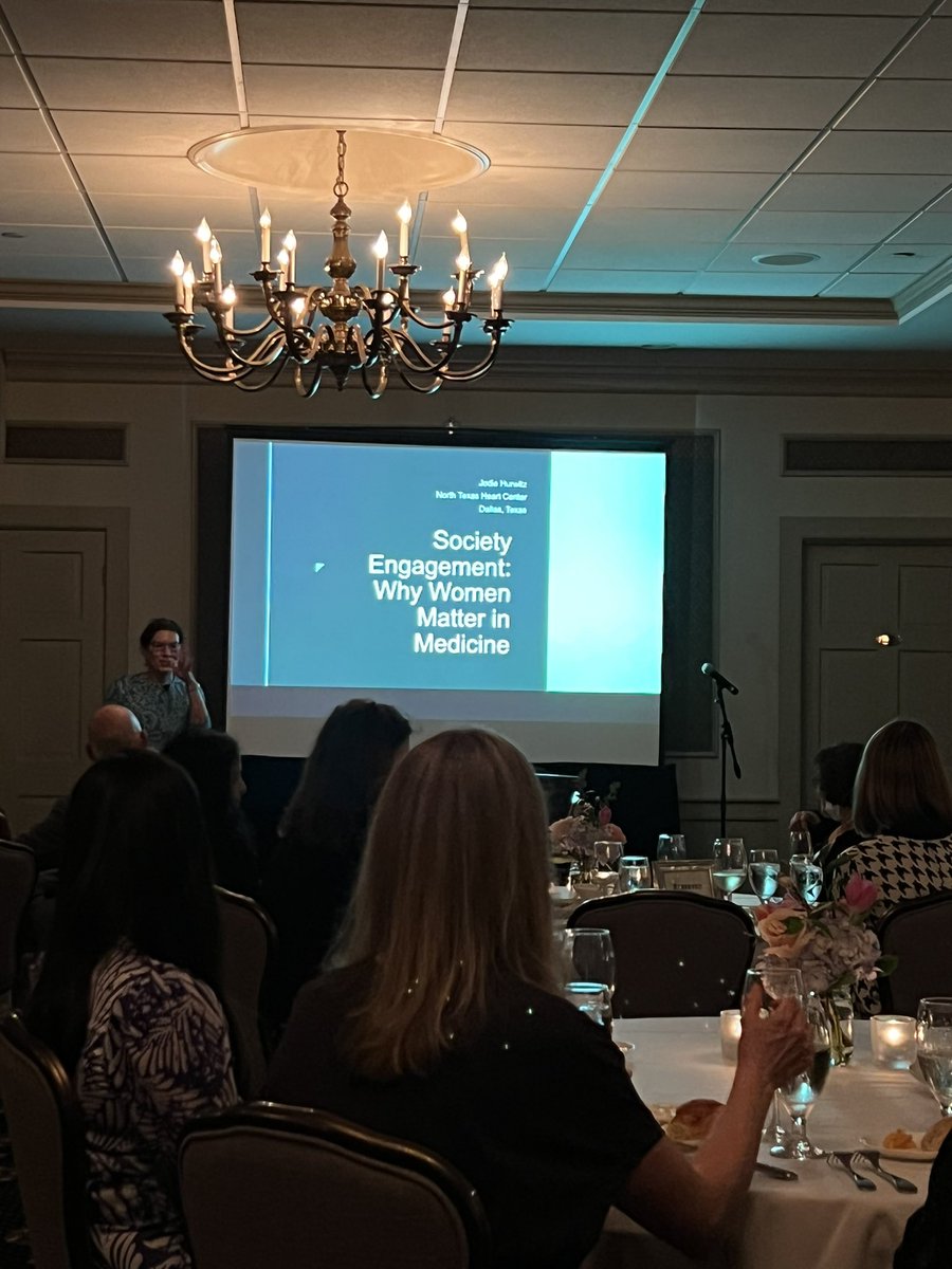 Anne Kroman tweet media