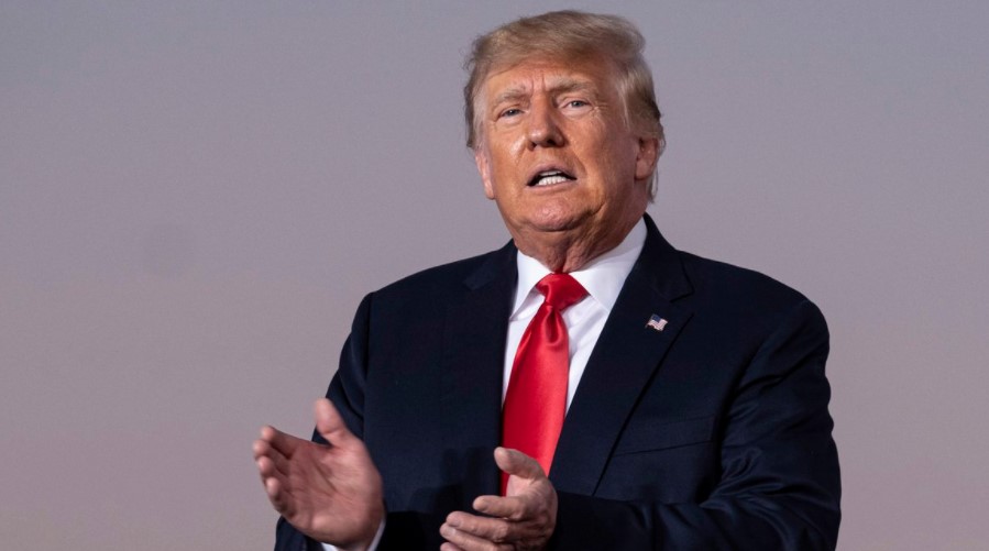 Live5News's tweet photo. Former President Donald Trump to hold rally in South Carolina 
https://t.co/4hWSGEL9QR https://t.co/g7K495beZg