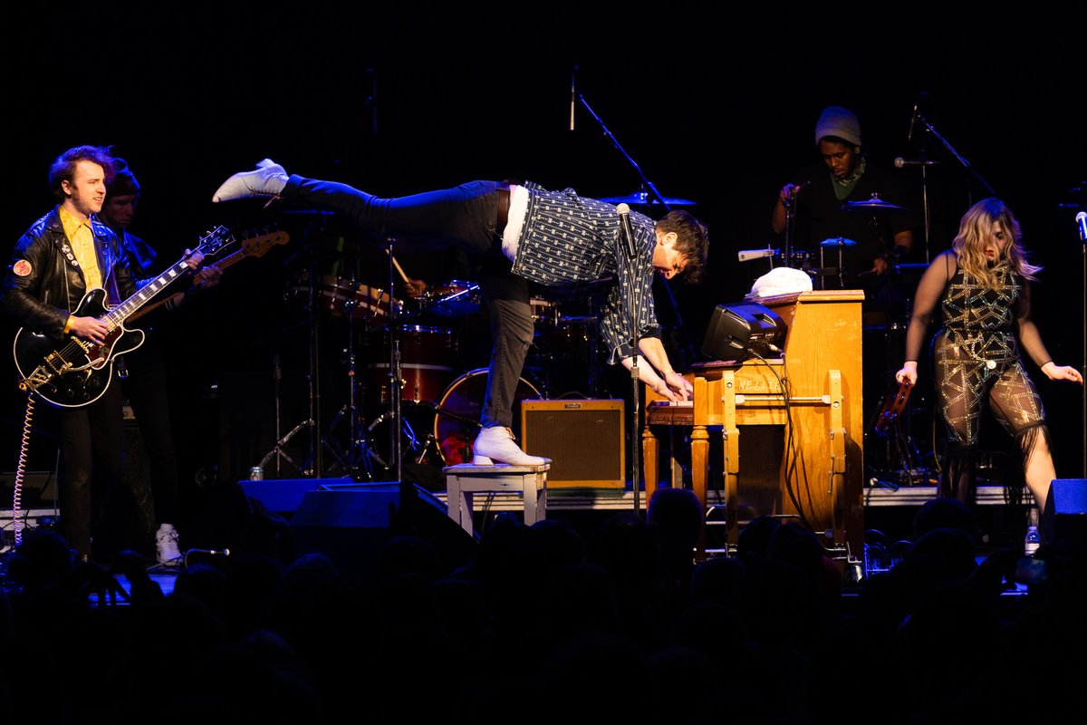 TheCurrent's tweet photo. At #Current17, @LowCutConnie played for nearly 2 hours, so we've got another set of their music recorded live that night at @FirstAvenue! Hear it just after 4 p.m. Central as we round out our #SaturdayTheme for the week.
https://t.co/t8VdjSrZKB
(π· @Darin_K_ ) https://t.co/l8CpB50rN7
