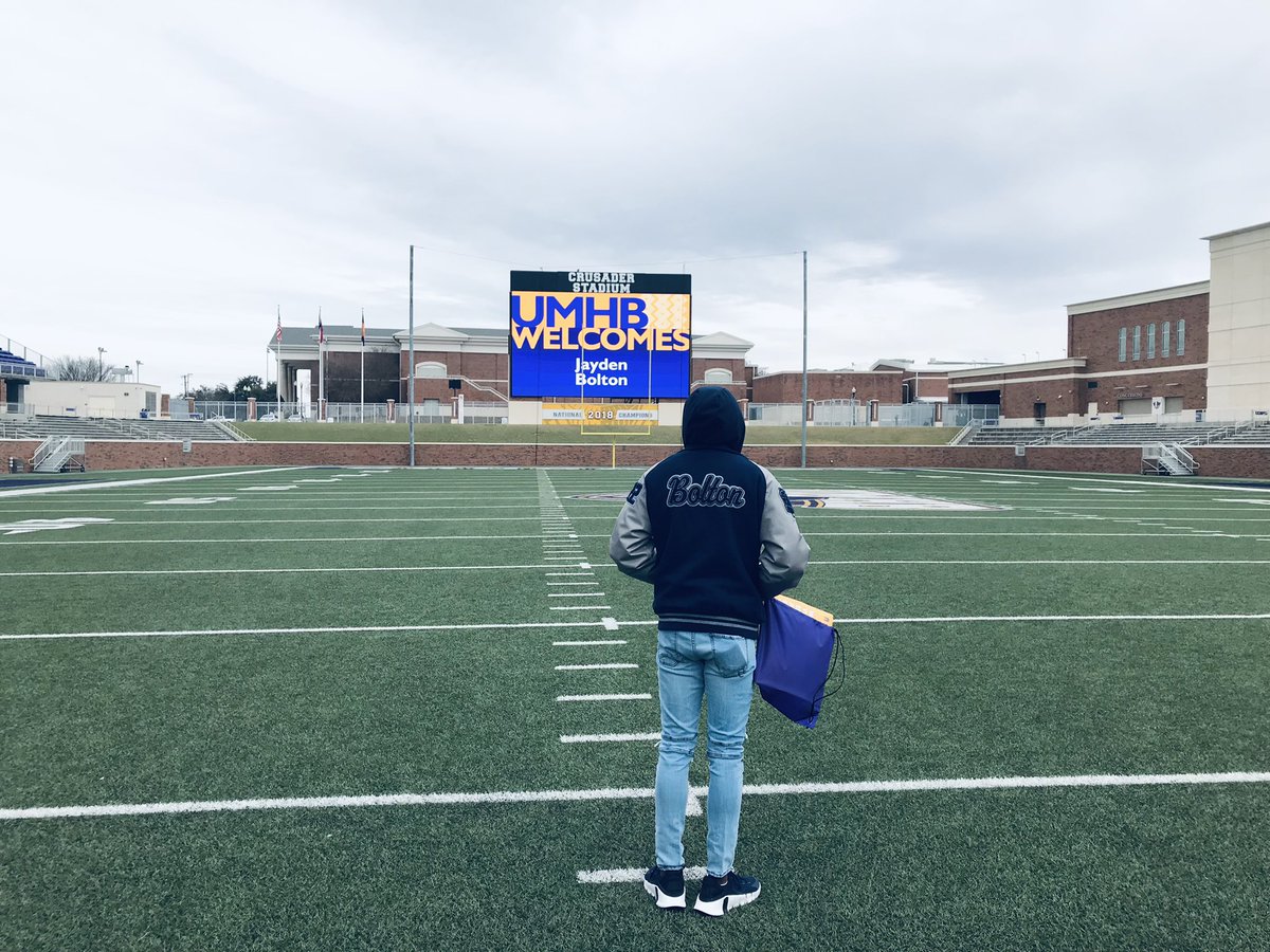 jbo1t's tweet photo. Had a wonderful visit at the University of Mary Hardin-Baylor today!! Thank you so much @CoachMike_UMHB @Coach_Burford1 for having me!🟣🟡 #CRU @LSHS_FBRecruits @CoachJRayburn @clintsurratt @drkharp https://t.co/fxzMUzLiVj