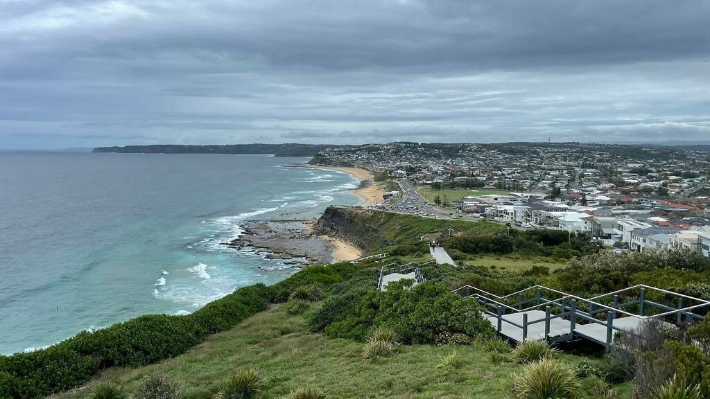swmiddo's tweet photo. Anzac Walk #merewetherbeach #newcastlensw https://t.co/O9MHWi8qW5 https://t.co/qMHMiTdSxg