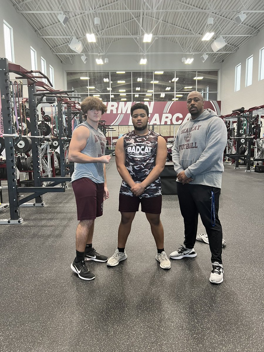 CoachSVW_MEd's tweet photo. If you want find where it gets real stiff at, come in them trenches.  Trench Bully gang putting up weight and taking accolades.  Everyone else was out, but we can make it up with our numbers in gym! #TrenchBullies  @BedfordBryce97 @Sam__Thornton @XadavienS @Chazbrown99 https://t.co/R4X6ssTrFK
