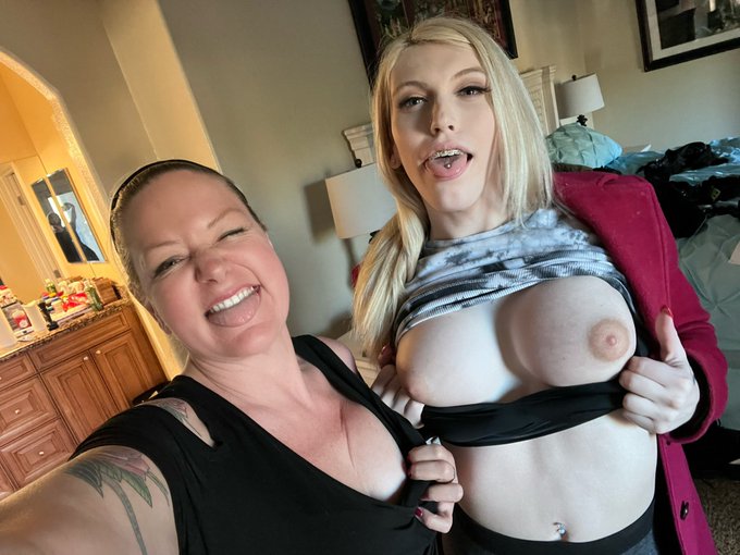 4 pic. Awesome shoot with @TheColbyJansen @TsIzzyWilde Yaaas! So fun!! So much slapping, lol! Thanks