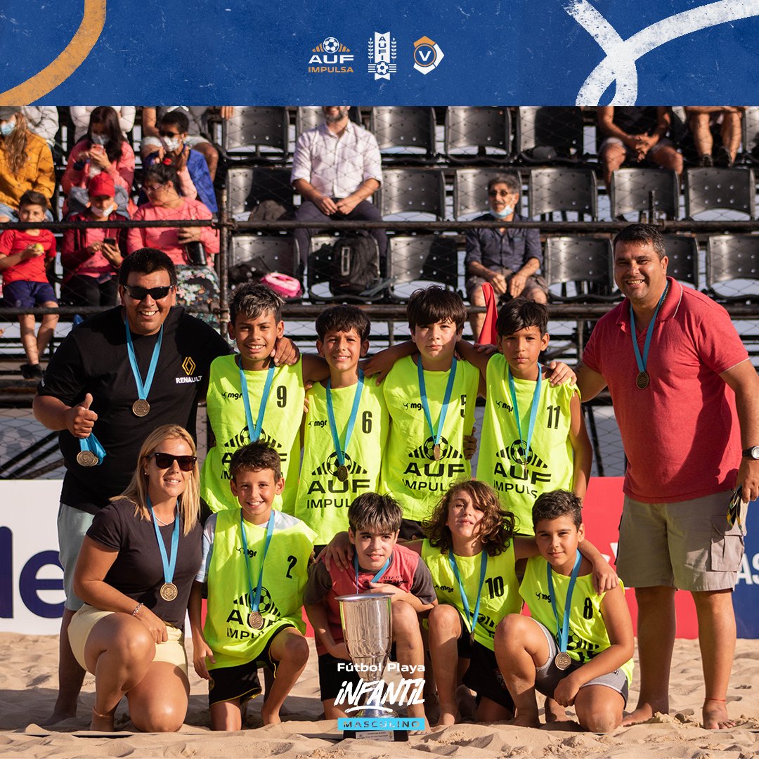 AUFimpulsa's tweet photo. 🏆  Felicitamos a los campeones y todos los participantes de las diferentes copas del Torneo Infantil de Fútbol Playa organizado por #AUFI.
Ganadores:
Copa de Oro: Danubio 1
Copa de Plata: Bella Vista 1
Copa de Bronce: Basañez 2
Copa de Honor: A. Monitos
#AUFimpulsa @AUFOficial https://t.co/KddEt71R5O