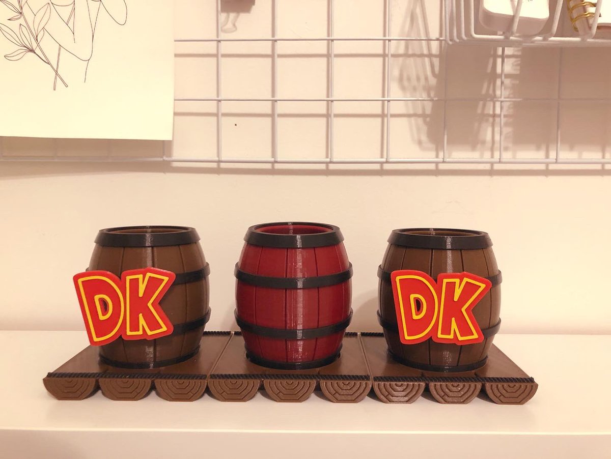capsulecorpinno's tweet photo. Donkey Kong Inspired 3D Printed Succulent Planter Pots! 🪴

#donkeykong #succulents #succulentplanter #flowerpot #planterpot #homedecor #officedecor #gardendecor #3dprinted #purpleconcpt https://t.co/clmuc2TixS