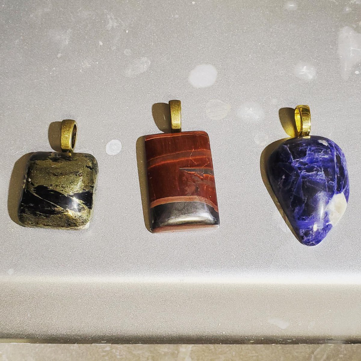 TheCabKing's tweet photo. Eric Ulfland and his family of Lynchburg, Va., have a shared love for pretty rocks. They purchased a cabbing machine so they could spend more time together on their shared hobby ๐ค
Ericโs 23-year-old daughter Gabby (pictured) made these pendants with their 6" #CabKing! ๐ https://t.co/MCcFhTWstF