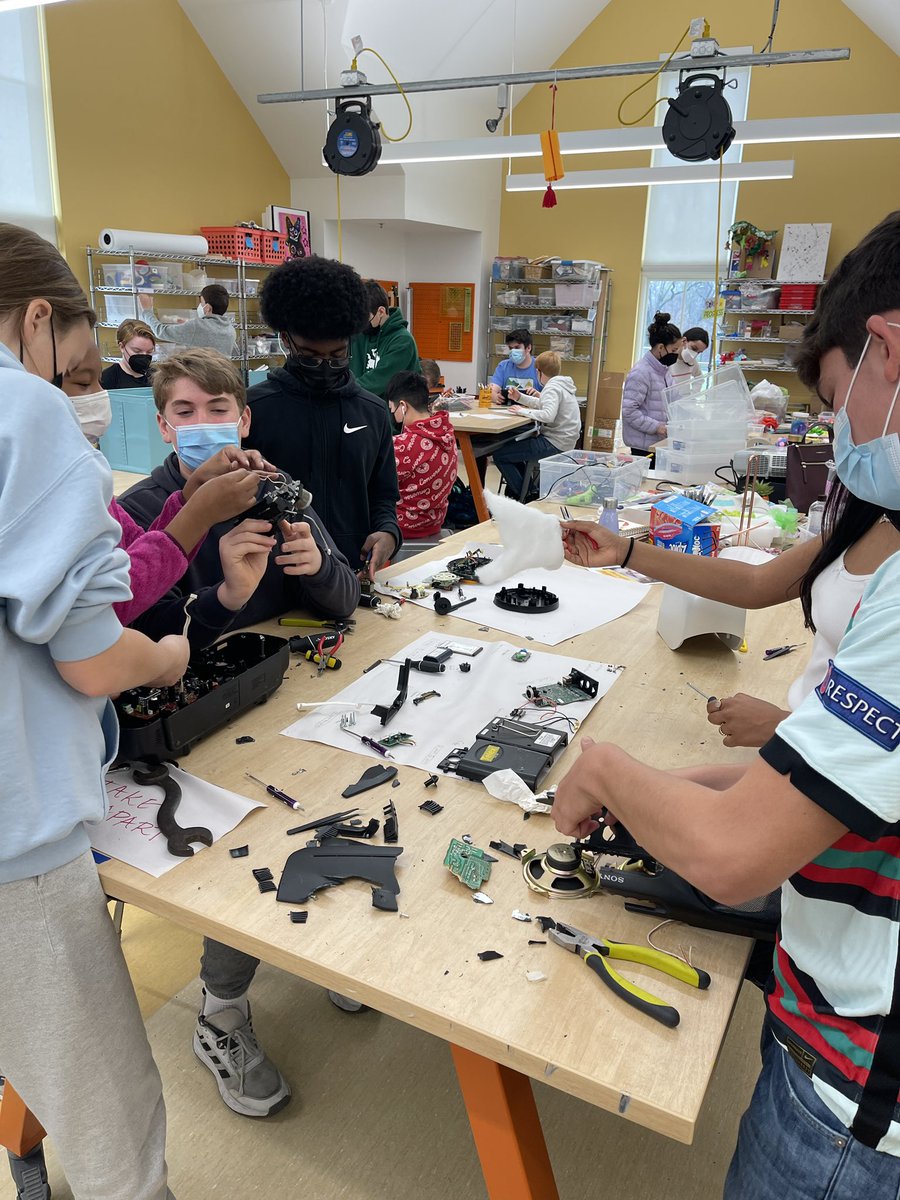 kkullberg's tweet photo. Hide your electronics, friends - our @WISRedDevils students are on a Take Apart spree! :) @msbeckartclass #WISDesignLab @AgencybyDesign https://t.co/EZGHqVNy6R