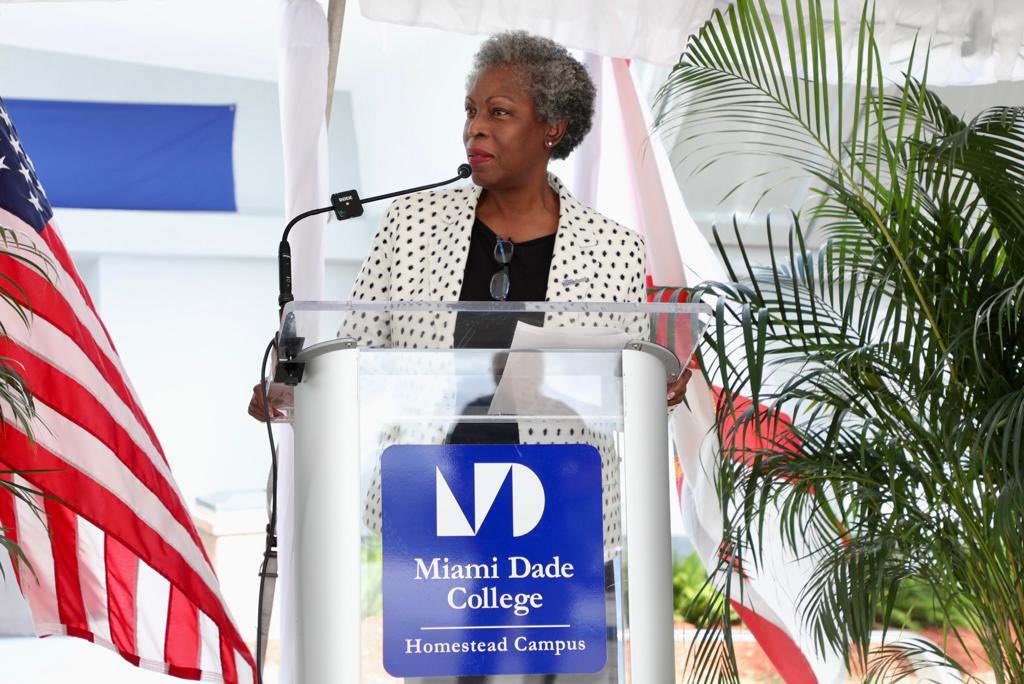 MDCollege's tweet photo. Today, #MDCHomestead renamed Building A in Honor of its late Founding President, Dr. Roy G. Phillips. Dr. Phillips was instrumental in setting the foundation of the Homestead campus and dedicated 20+ years of service to MDC, 11 years as campus president.
#BeMDC https://t.co/4vqJOWOVcj