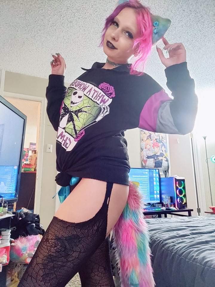PrincessSinri's tweet photo. New to nsfw twt but not the lifestyle
-26 Bi
- Gemini ♊
- Emotional Support Cat Girl~
-Occasional Gamer
-Anime and Hentai lover ^\\\^
-Soft and hard kinks
-Music is healing
-No dick pics please
-OF and cash app for extra bonus content
Like and Rtwt to be moots 💋
#nsfwtwtﾟ https://t.co/3I5nRiGyb3