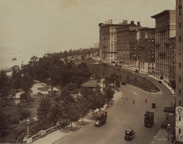 RiversideParkNY's tweet photo. A glimpse into history: can you guess what decade this was? Photo courtesy of the @nypl Digital Collections. https://t.co/qfvxJXL6Oc