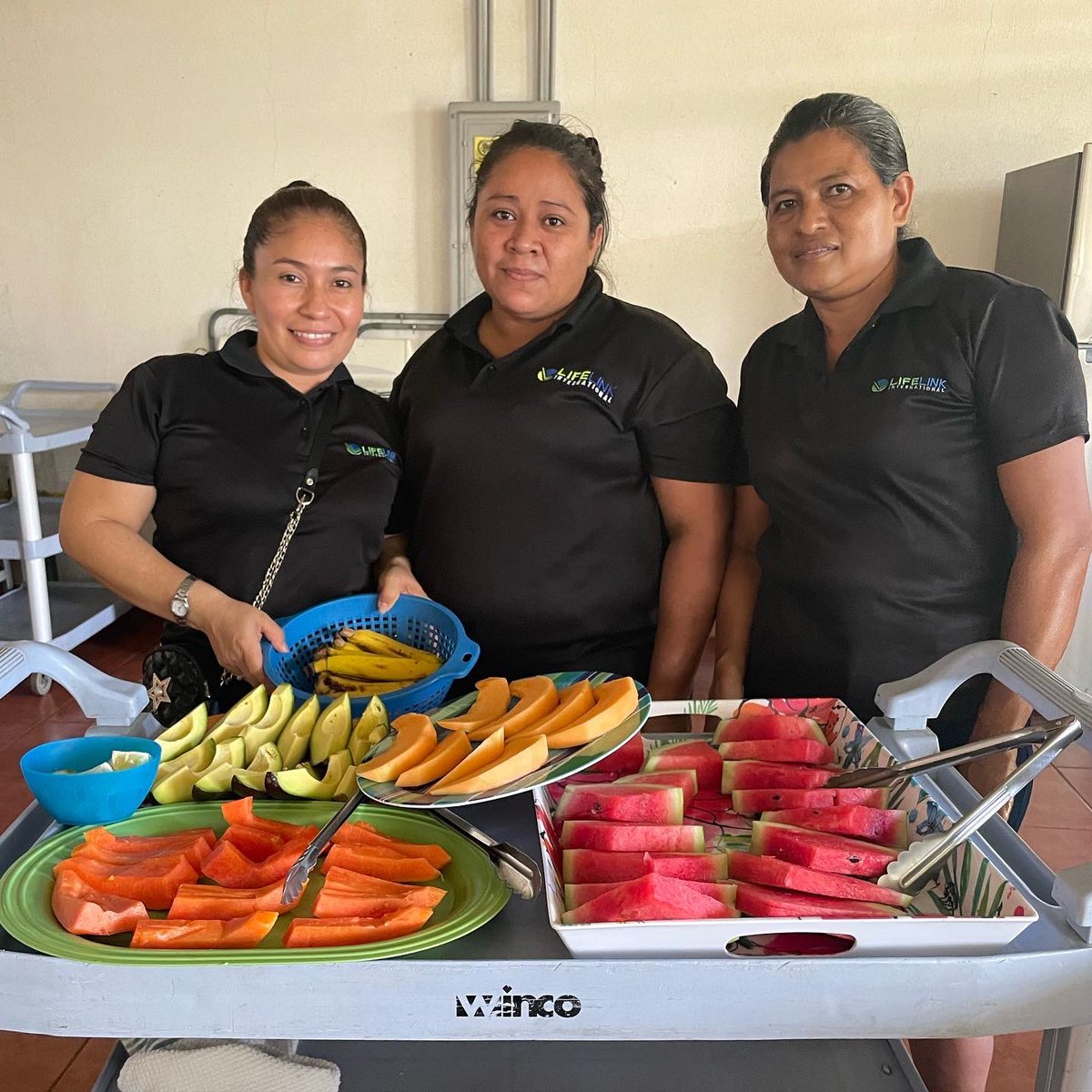 LifeLinkInt's tweet photo. Doribel heads up our kitchen team, or “lunch ladies” as we call them. They’re famous for putting out beautiful, vibrant, healthy, colorful spreads. Let’s eat! #thankful #grateful #lifelinkint 
🍉🥭🥑🍌 https://t.co/CUZv8E7IZh