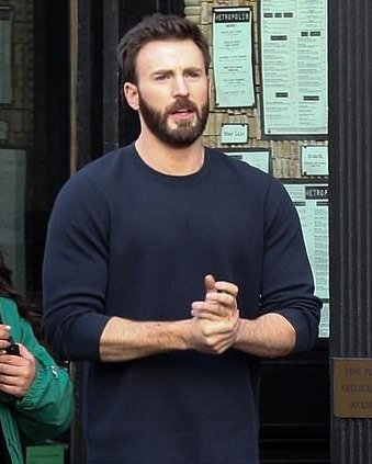 chris evans beard 2022