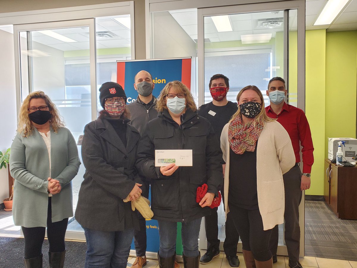 Bayfield Branch <a href="/MeridianCU/">Meridian CU</a> employees and members collected funds to donate to @thesalvationarmy hot meal🥣 program. What a great way to start the year by giving back to the local community ❤

<a href="/Dorothy_Blanks/">Dorothy Blanks</a> @Wiolettadifede 
<a href="/pkpickle/">Patrick Kinney</a> @LisaKlein888